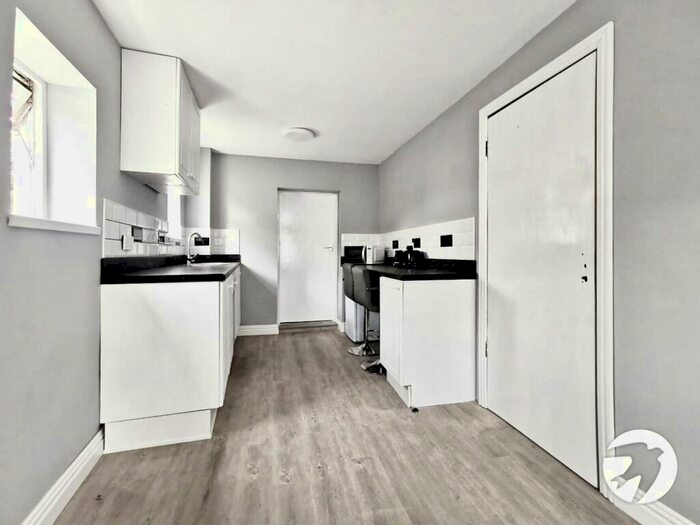 1 Bedroom House To Rent In Collindale Avenue, Erith, DA8