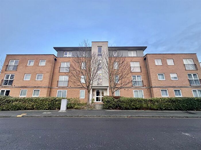 2 Bedroom Flat To Rent In Galleries Court, Kenway Crt, Southend On Sea, SS2