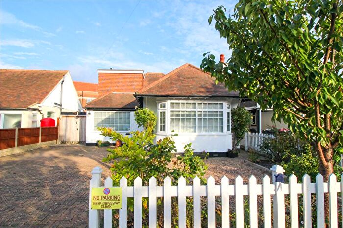 3 Bedroom Bungalow For Sale In Hobleythick Lane, Westcliff-on-Sea, Essex, SS0