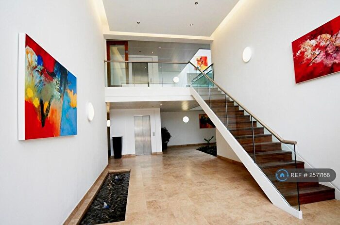 2 Bedroom Flat To Rent In Vine St, Manchester, M7