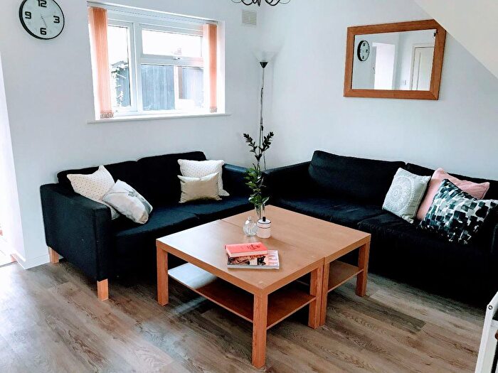 5 Bedroom Semi-Detached House To Rent In Meadow Road, Newport, TF10