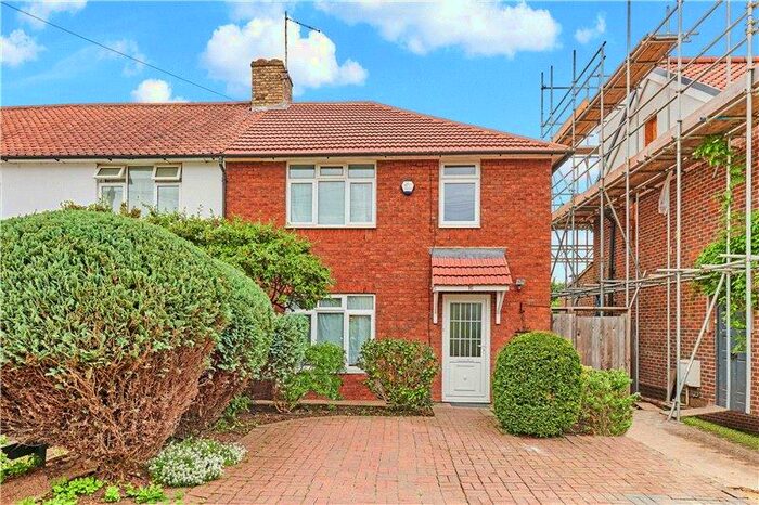 3 Bedroom House To Rent In Everdon Road, Barnes, London, SW13