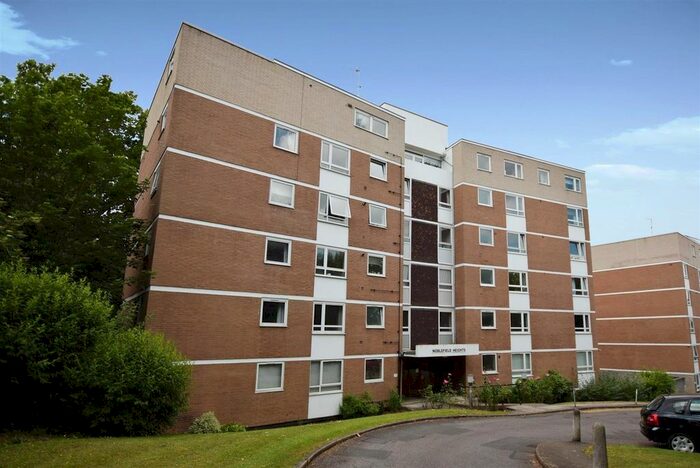 3 Bedroom Property To Rent In Great North Road, London, N2