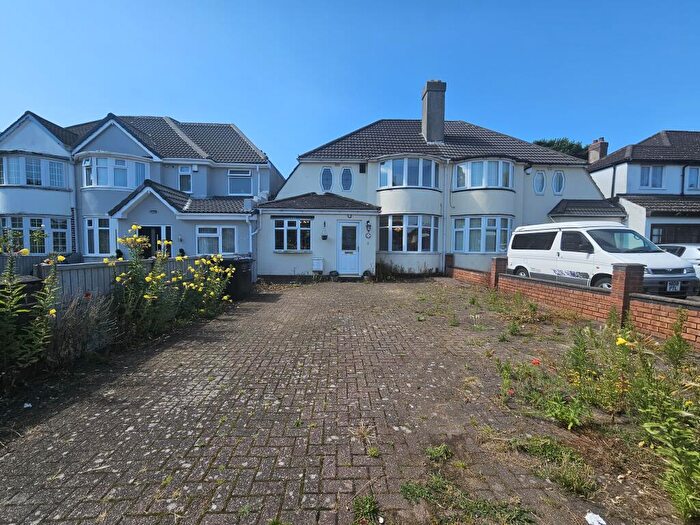 4 Bedroom House To Rent In Cliveden Avenue, Birmingham, B42