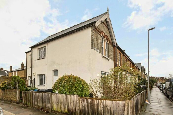 1 Bedroom Flat To Rent In Glenthorne Road, Kingston Upon Thames, KT1