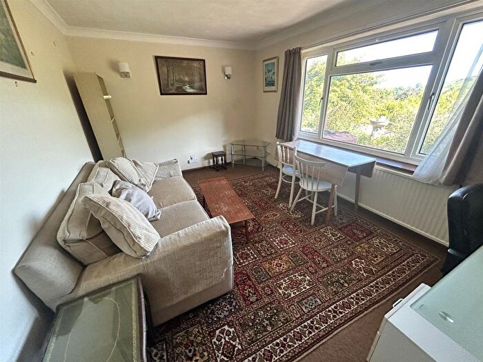 1 Bedroom Flat To Rent In Pashley Road, Eastbourne, BN20