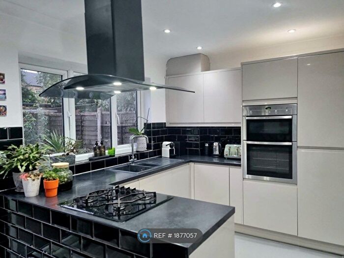 3 Bedroom Terraced House To Rent In Orpington Gardens, London, N18