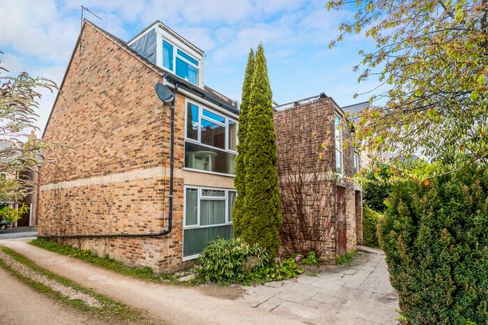 2 Bedroom Flat To Rent In Grove Street, Oxford, OX2