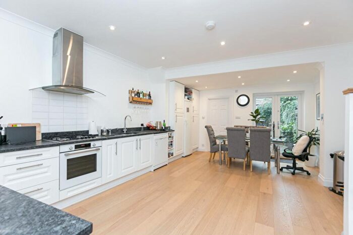3 Bedroom Terraced House To Rent In Fredericks Place, London, N12