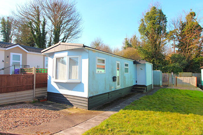 1 Bedroom Park Home For Sale In Hillside Park, Limekiln Lane, Baldock, SG7