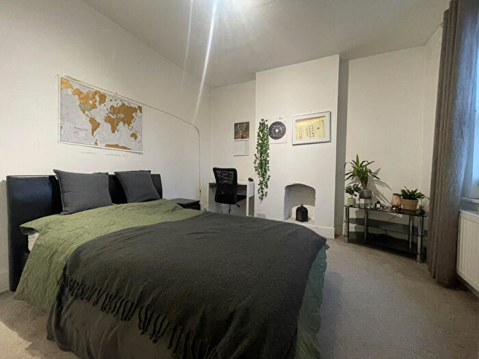 3 Bedroom End Of Terrace House To Rent In East Grove, Leamington Spa, CV31