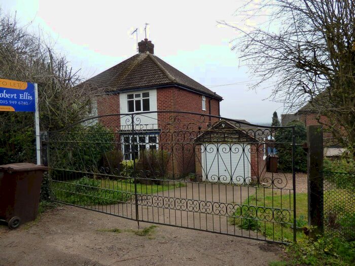 3 Bedroom Semi-Detached House To Rent In Maple Avenue, Sandiacre, Nottingham, NG10