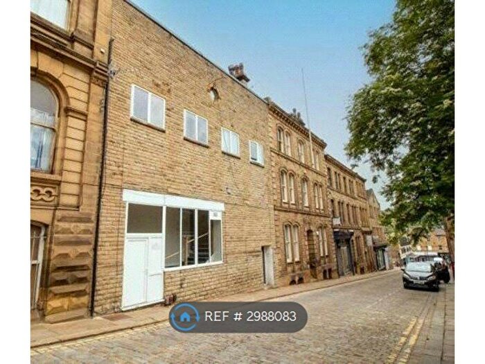 1 Bedroom Flat To Rent In Bond Street, Dewsbury, WF13