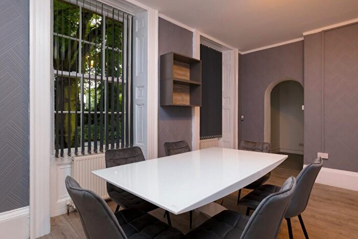 6 Bedroom Apartment To Rent In Leazes Terrace, Newcastle Upon Tyne, NE1