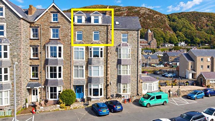 3 Bedroom Property For Sale In Marine Parade, Greenfields Marine Parade, LL42
