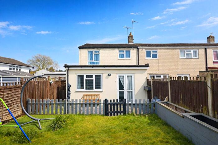 3 Bedroom End Of Terrace House For Sale In Hare Lane, Hatfield, AL10
