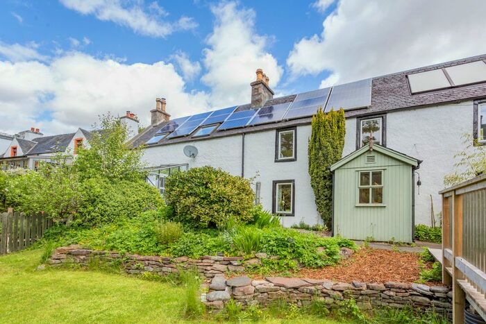 4 Bedroom Cottage For Sale In Milton, Drumnadrochit, Inverness, IV63