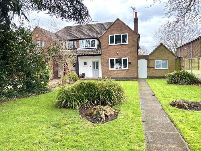 3 Bedroom Semi-Detached House For Sale In Castle Road, Hartshill, Nuneaton, CV10