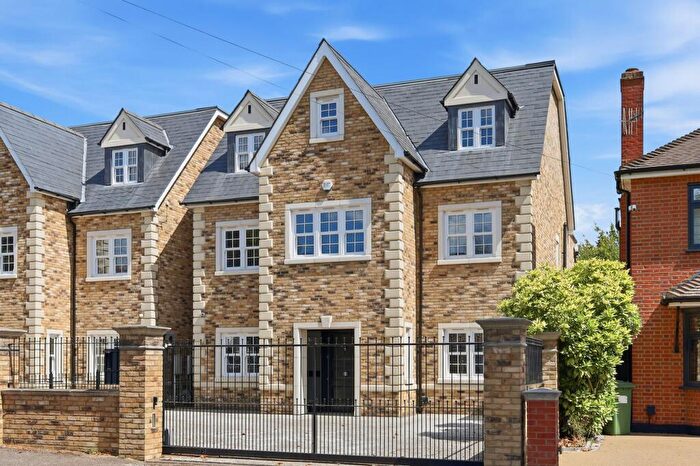 6 Bedroom Detached House For Sale In Harrow Drive, Hornchurch, RM11