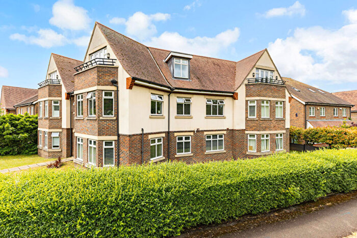 2 Bedroom Apartment For Sale In Copthorne Place, Forest Road, Effingham Junction, KT24