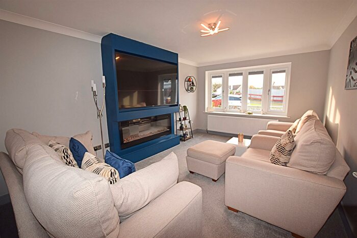 2 Bedroom Detached Bungalow For Sale In Chestnut Road, Waltham, DN37