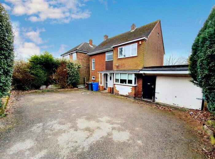 3 Bedroom Detached House To Rent In Ashby Road, Burton On Trent, Staffordshire, DE15