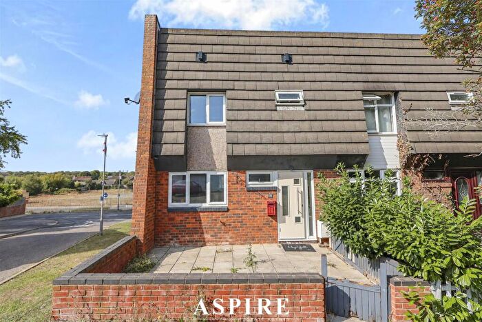 3 Bedroom End Of Terrace House For Sale In Little Oxcroft, Basildon, SS15