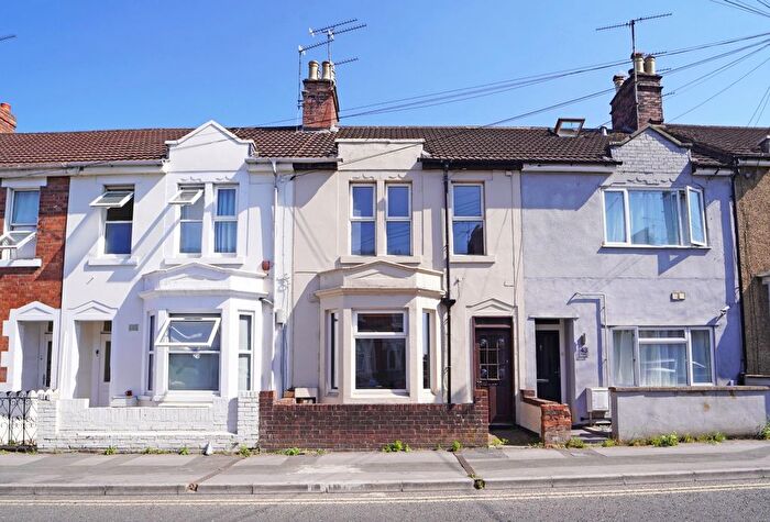 3 Bedroom Terraced House For Sale In Curtis Street, Swindon, SN1