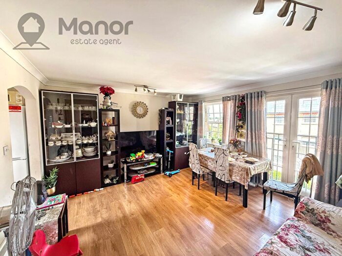 2 Bedroom Flat To Rent In Queensberry Place, Manor Park, E12