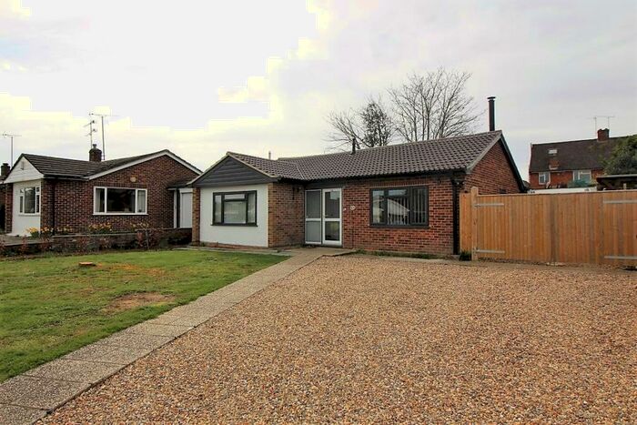 2 Bedroom Detached Bungalow To Rent In Saffron Close, Earley, Reading, RG6