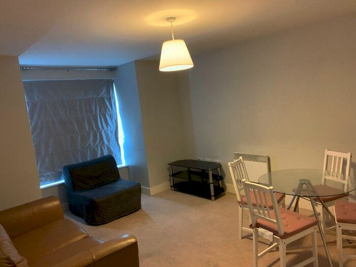 2 Bedroom Flat To Rent In High Street, Birmingham, B17