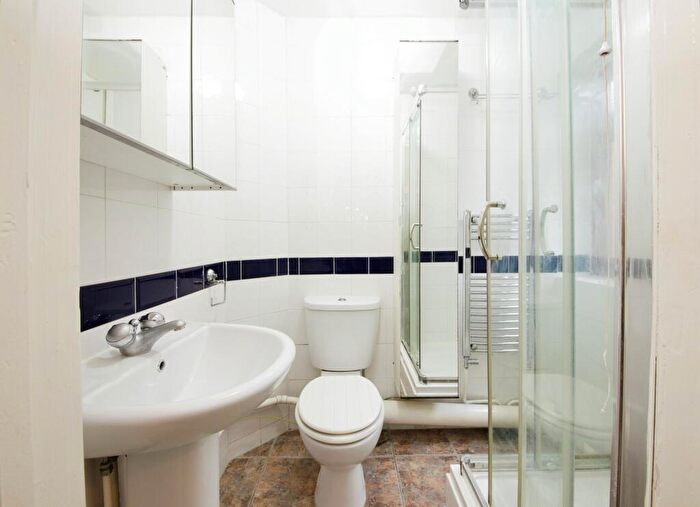 2 Bedroom Apartment To Rent In Cowley Court, West Street, E11