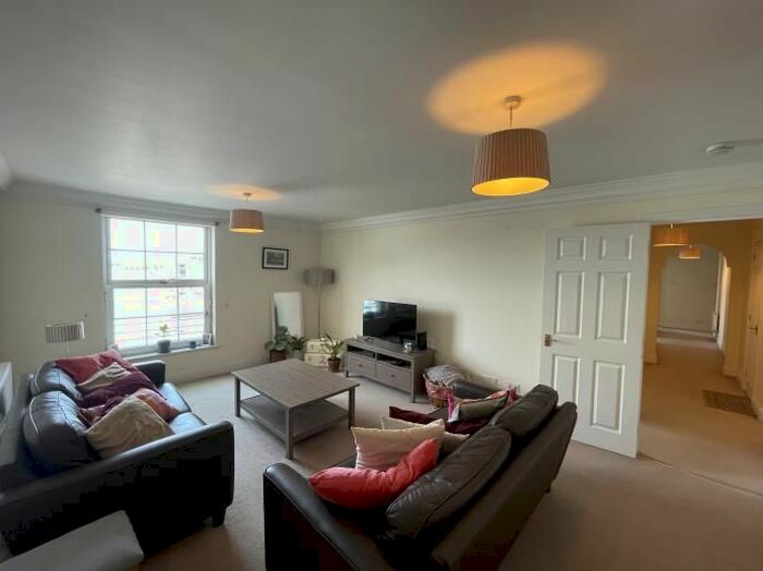 2 Bedroom Flat To Rent In East London Street, Edinburgh, EH7