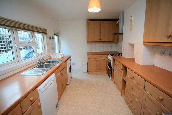 5 Bedroom Property To Rent In Mossford Street, Bow, London, E3