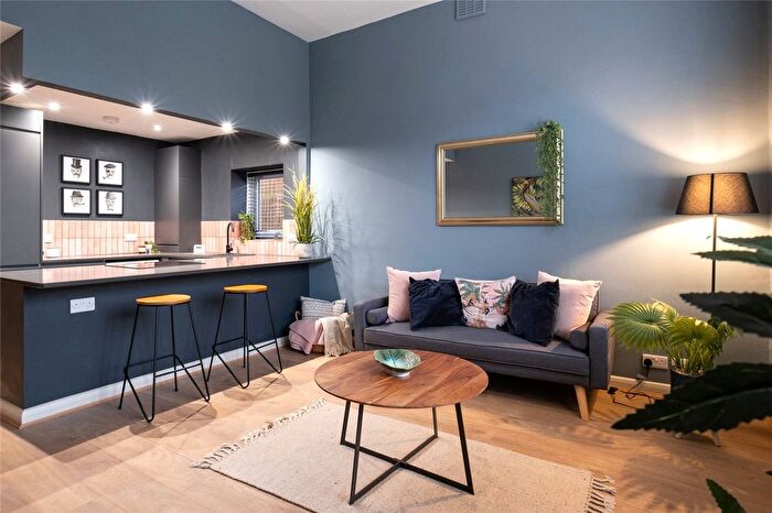 1 Bedroom Flat For Sale In Hopton Road, Streatham, Lambeth, London, SW16