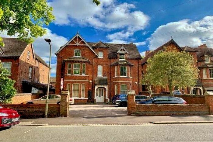 1 Bedroom Apartment To Rent In Lansdowne Road, MK40