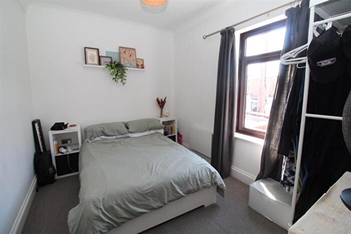 1 Bedroom Flat To Rent In Cornerswell Road, Penarth, CF64