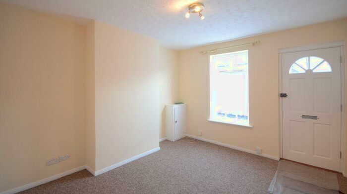 2 Bedroom End Of Terrace House To Rent In Ray Mill Road West, SL6