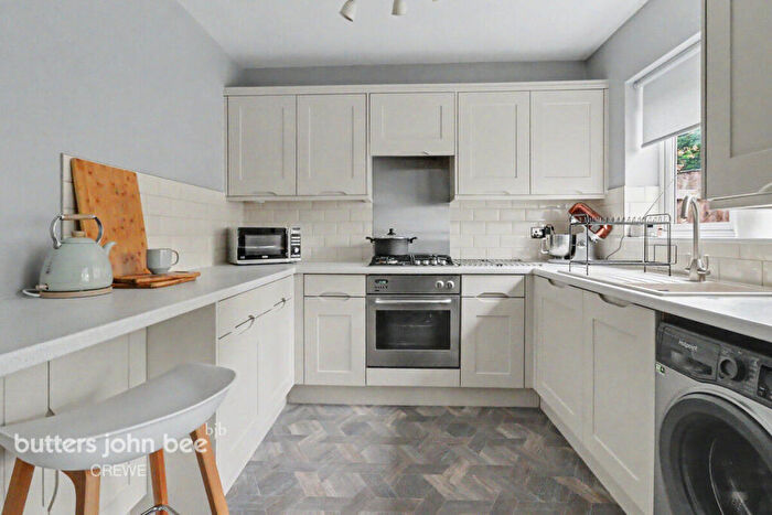 3 Bedroom Semi Detached House For Sale In Limes Close, Crewe, CW1
