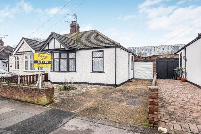 3 Bedroom Semi-Detached Bungalow To Rent In Chestnut Grove, Ilford, London, IG6