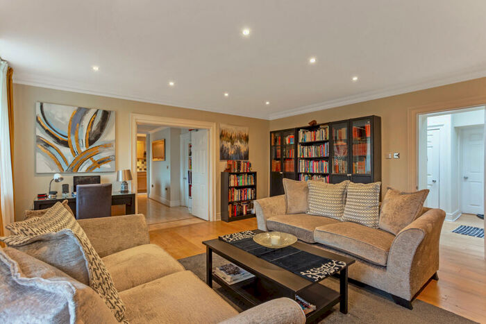 2 Bedroom Flat For Sale In Bath Road, Bristol, BS4