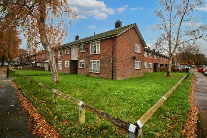 2 Bedroom Maisonette To Rent In Johnson Walk, Crawley, RH10