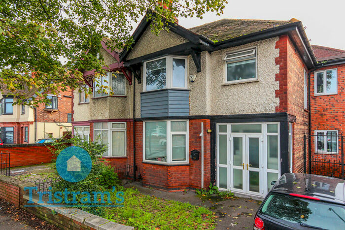 6 Bedroom Semi-Detached House To Rent In Derby Road, Lenton, NG7