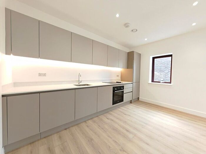 1 Bedroom Flat To Rent In Peach Street, Wokingham, RG40