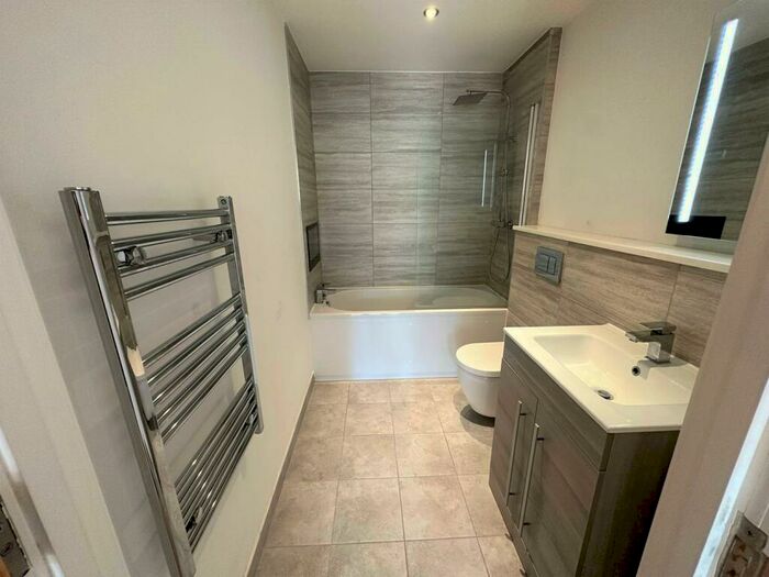 1 Bedroom Apartment To Rent In Hopewood Park, Deepdene Avenue, Dorking, RH5