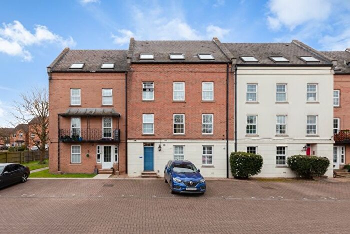 2 Bedroom Flat To Rent In Victoria Place, Banbury, OX16