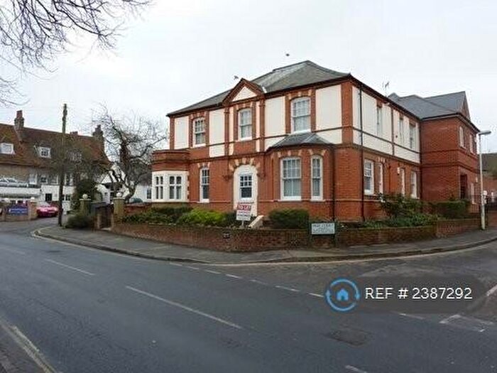 1 Bedroom Flat To Rent In High Street, Great Baddow, Chelmsford, CM2