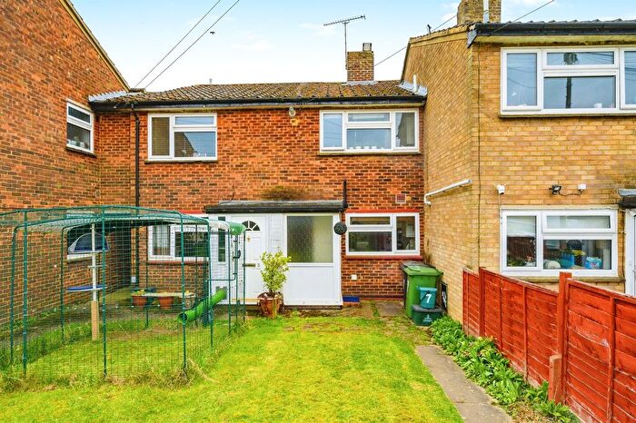 2 Bedroom Maisonette For Sale In Shottfield Close, Sandridge, St. Albans, AL4