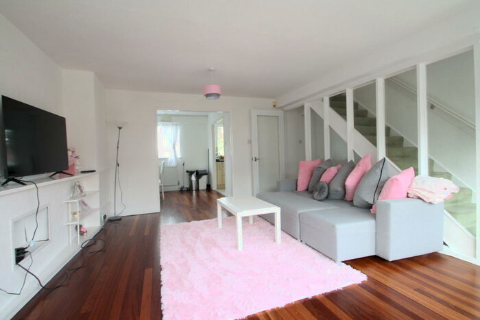 4 Bedroom Town House To Rent In Brownlow Road, CR0