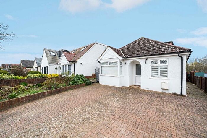 4 Bedroom Bungalow To Rent In Ravenor Park Road, Greenford, UB6